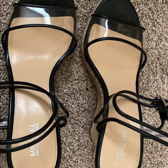 Michael Kors wedges in size 8. - Picture 1 of 2